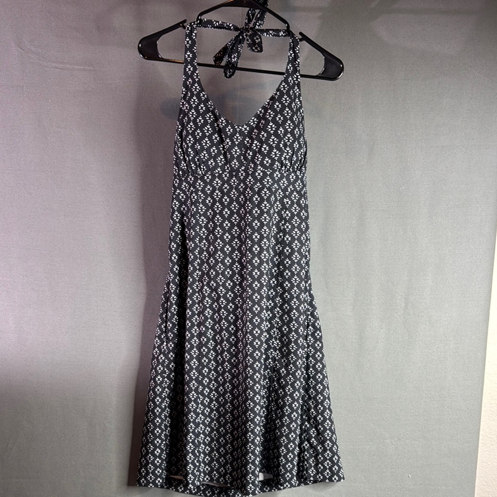 Athleta women’s size 12 halter Elegant Black and White Patterned Dress